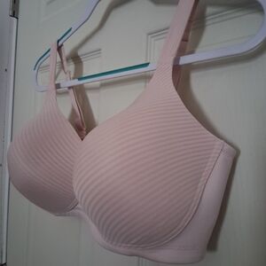 Vanity Fair Soft Pink Bra Intimates Size 38D
